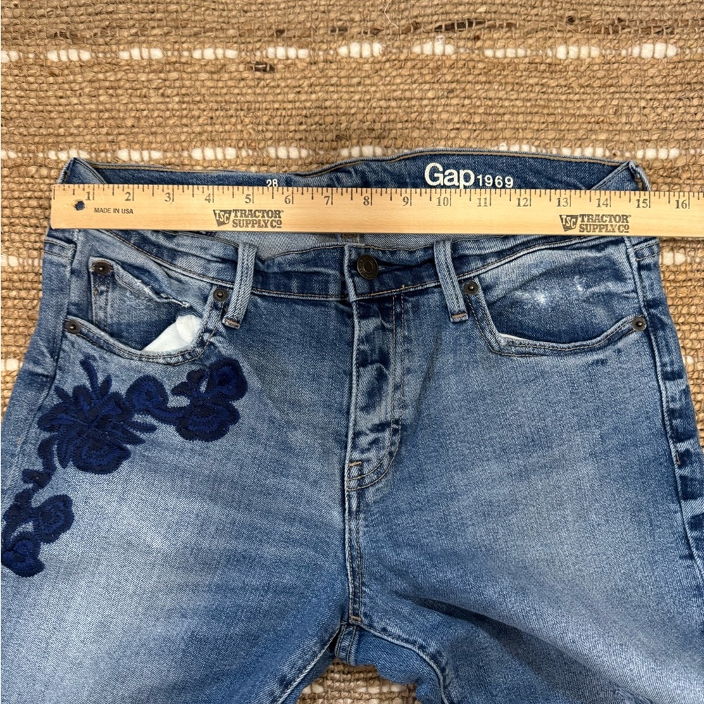 Gap 1969 Blue Floral Embroidered Jeans women’s size 28 - Picture 9 of 12